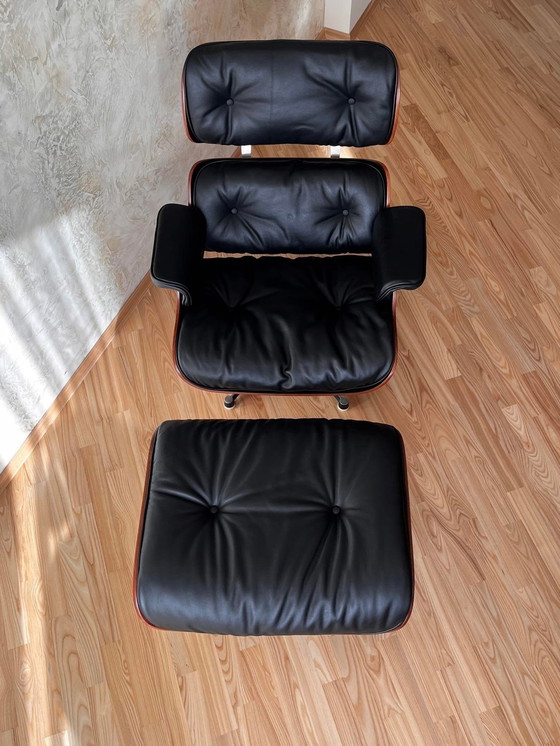 Image 1 of Vitra - Loungestoel Met Ottoman - 670 Loungestoel - Charles & Ray Eames