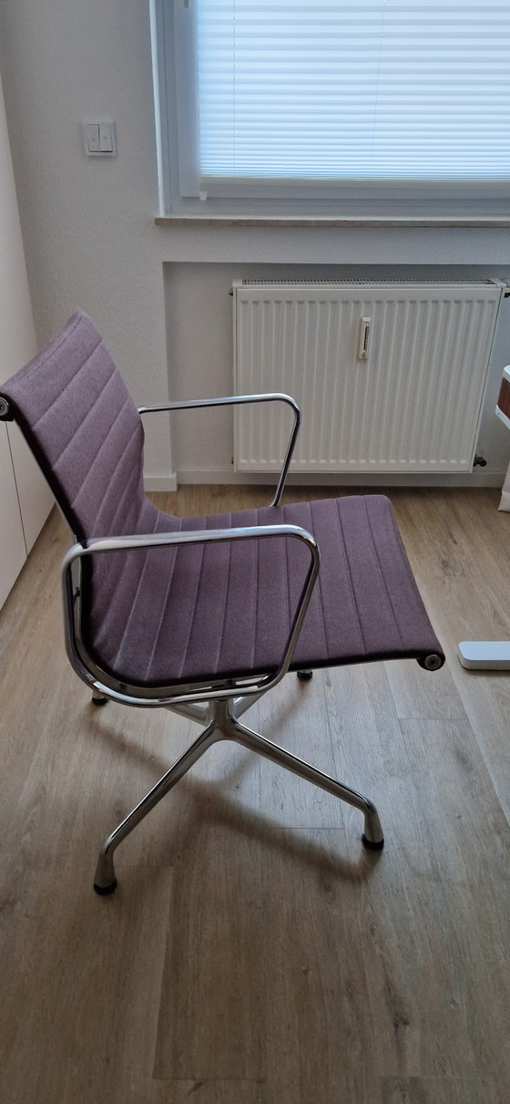 Image 1 of Vitra EA 108 Aluminium stoel