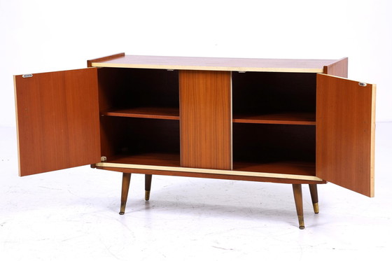 Image 1 of Tijdloze vintage ladekast 60s | Mid Century kast vintage hal opbergruimte