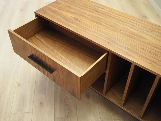 Image 1 of Walnotenhouten dressoir, Scandinavisch ontwerp