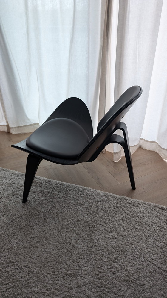 Image 1 of Carl Hansen Wegner/Shell Chair, Ch07