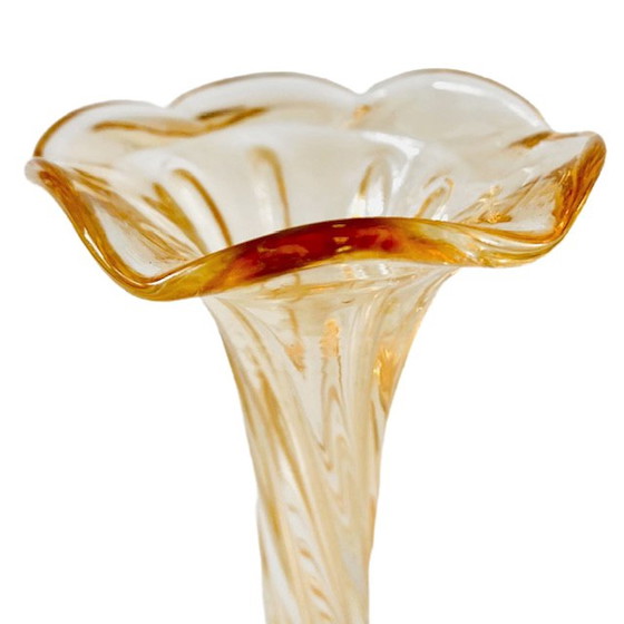 Image 1 of Vintage Murano gedraaid vaasje zalmroze iriserend glas