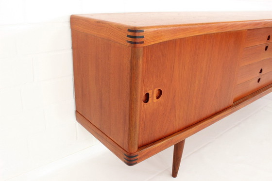 Image 1 of Bramin Deens Mid Century Teakhouten dressoir van H.W. Klein, Denemarken jaren 60