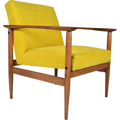 Vintage gele fauteuil type 300-190 van Radomsko 1970