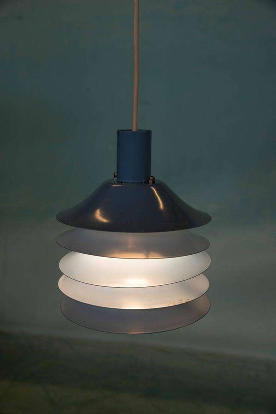 Image 1 of Vintage lichtblauwe schalenlamp Deens design, babykamer