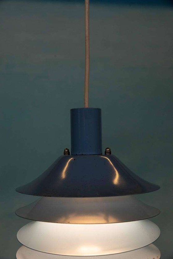 Image 1 of Vintage lichtblauwe schalenlamp Deens design, babykamer