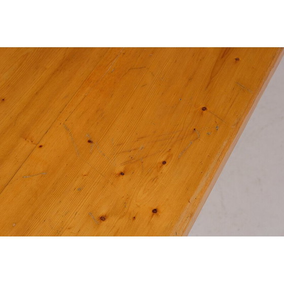 Image 1 of Vintage grenen tafel voor het Meribel ski-resort, jaren 1960