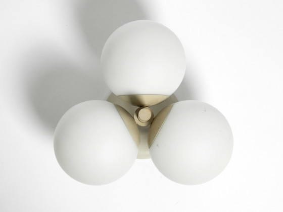 Image 1 of Lichtgrijze 1960S Space Age Kaiser Leuchten metalen plafondlampen met 3 glazen bollen