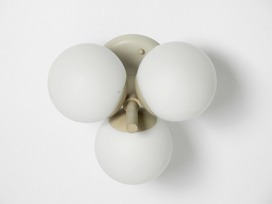 Image 1 of Lichtgrijze 1960S Space Age Kaiser Leuchten metalen plafondlampen met 3 glazen bollen