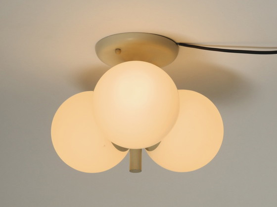 Image 1 of Lichtgrijze 1960S Space Age Kaiser Leuchten metalen plafondlampen met 3 glazen bollen