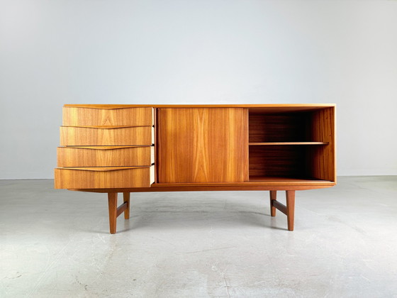 Image 1 of Mid Century Dressoir Sejling Skabe Erling W. Bach Teakhout