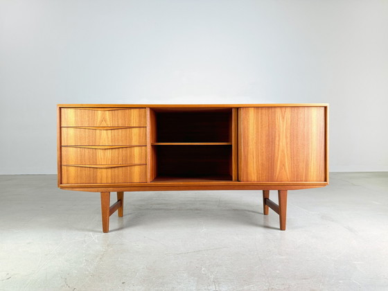 Image 1 of Mid Century Dressoir Sejling Skabe Erling W. Bach Teakhout