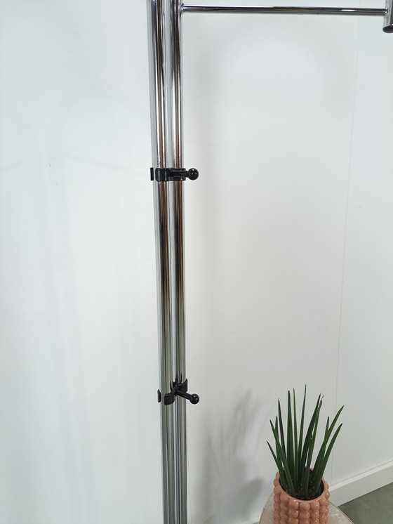Image 1 of Hoge staande chromen kapstok met haken