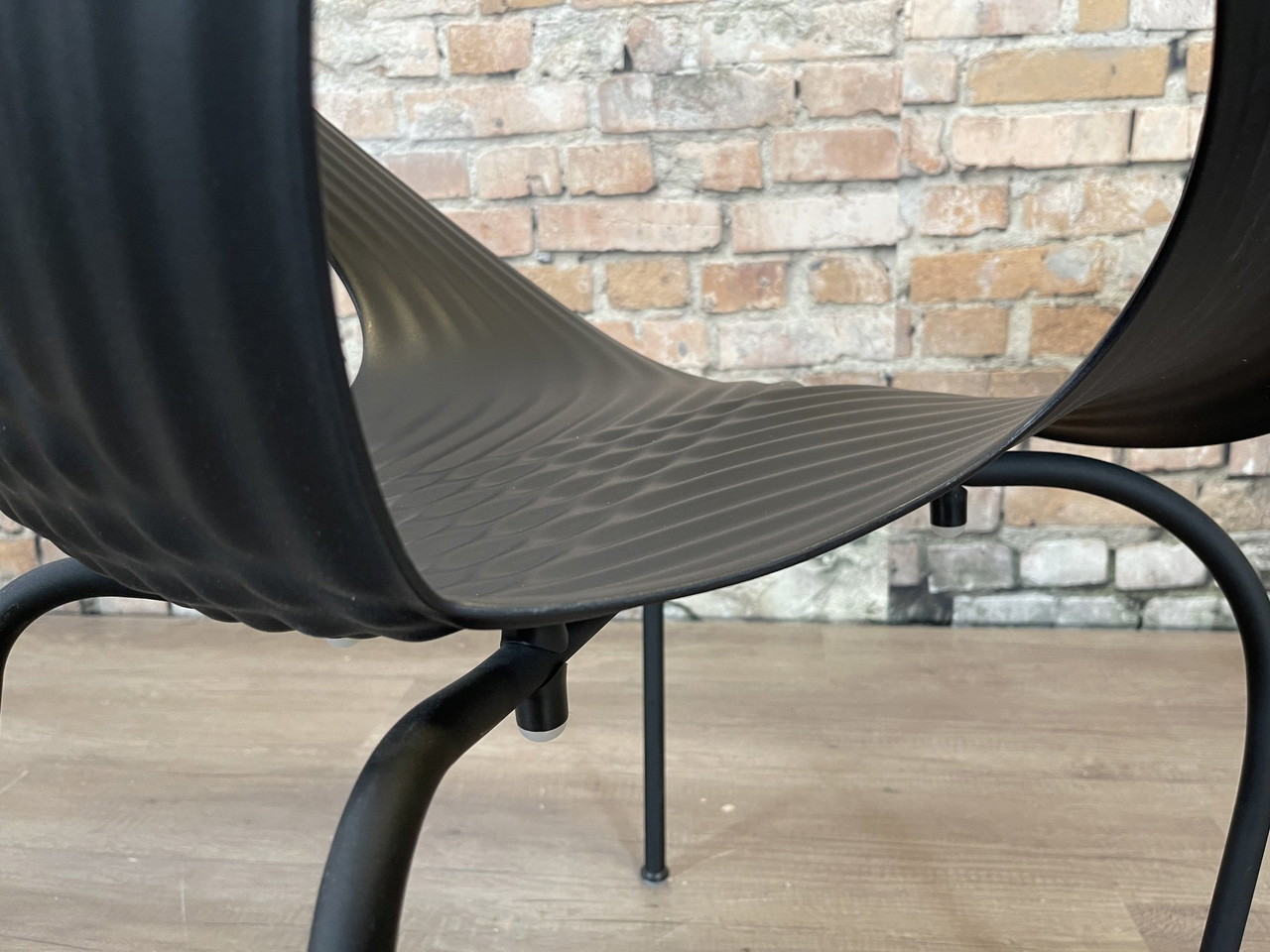 Moroso Ripple Chair Zwart | €240 | Whoppah