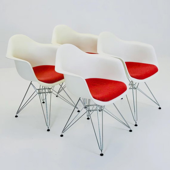 Image 1 of 4 X Dar Fauteuils Door Charles & Ray Eames Voor Vitra