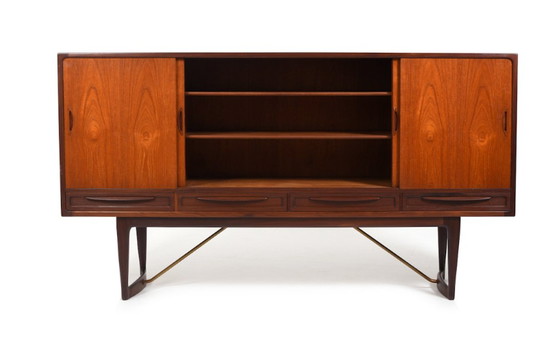 Image 1 of Deens hoog dressoir van teak en messing, Sofus Jørgensen, 1960