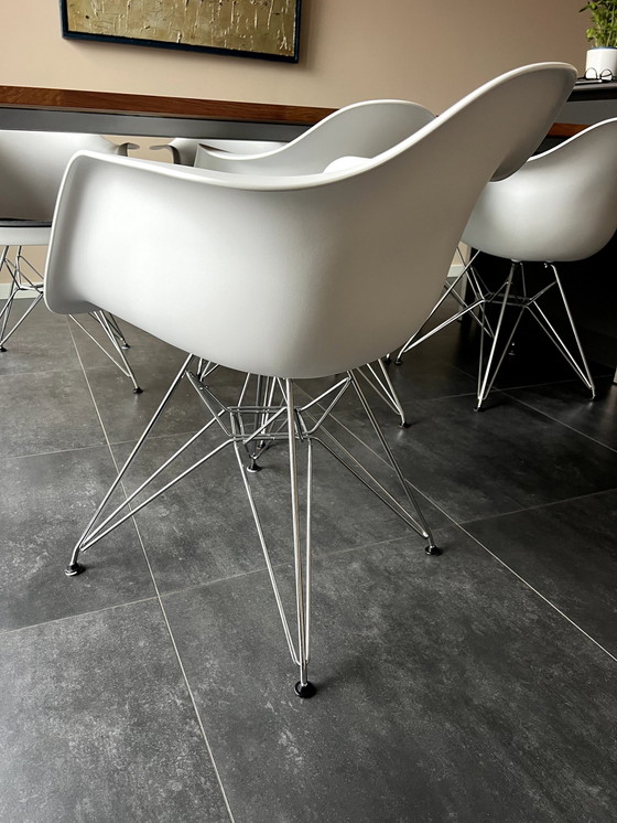 Image 1 of 6x Vitra Eames Dsr Stoelen En Eettafel