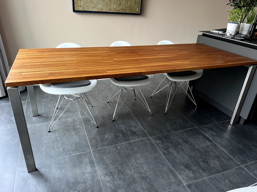 6x Vitra Eames Dsr Stoelen En Eettafel