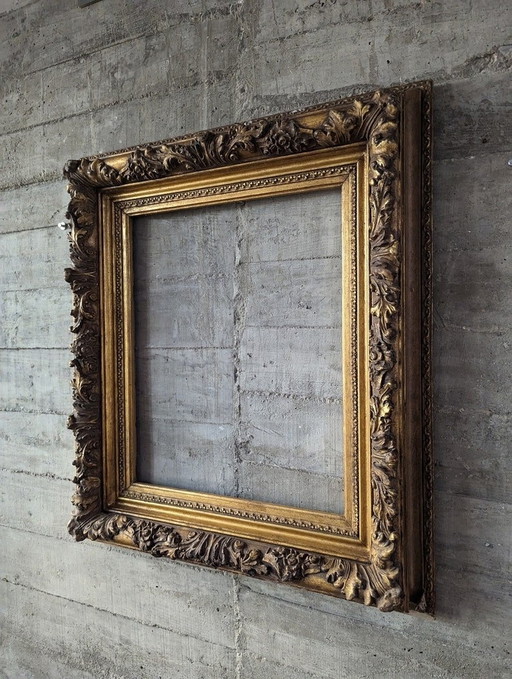 Groot frame met bloem- en acanthusmotieven