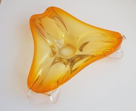 Image 1 of Oranje en goudkleurige schaal van Murano glas, 1950S