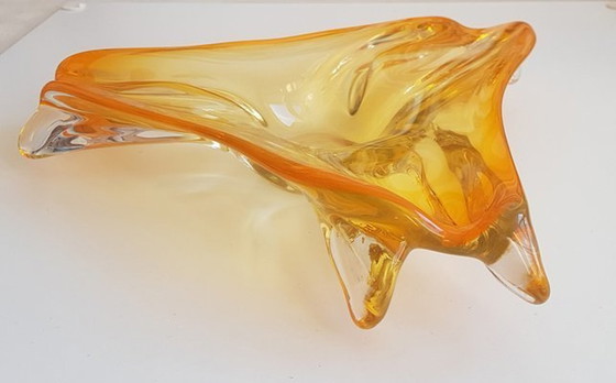 Image 1 of Oranje en goudkleurige schaal van Murano glas, 1950S