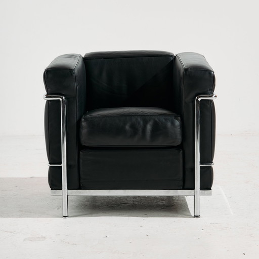 Lc2 fauteuil van Le Corbusier, Pierre Jeanneret en Charlotte Perriand voor Cassina