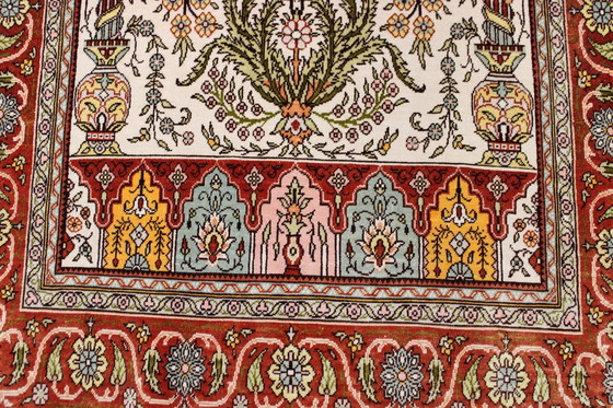 Image 1 of Originele zuivere zijde Hereke 106 X 68 cm Topconditie