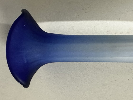 Image 1 of Grote Vintage Tweekleurige Blauwe - Witte Pâte De Verre Soliflore Vaas H 40 Cm