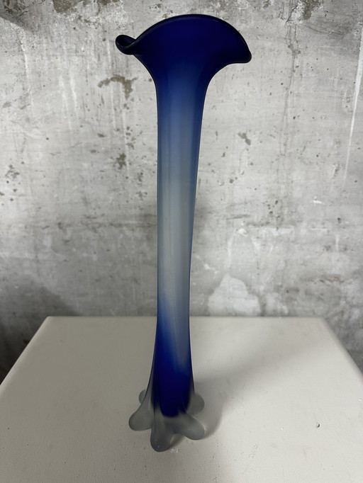 Grote Vintage Tweekleurige Blauwe - Witte Pâte De Verre Soliflore Vaas H 40 Cm