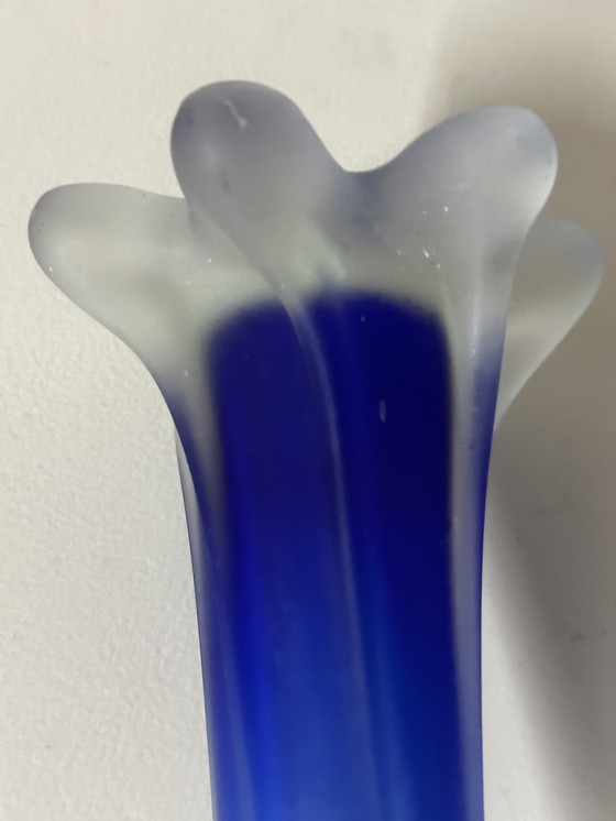 Image 1 of Grote Vintage Tweekleurige Blauwe - Witte Pâte De Verre Soliflore Vaas H 40 Cm