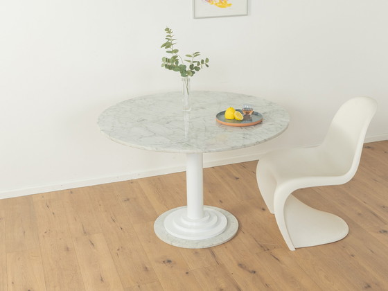 Image 1 of  Postmoderne eettafel