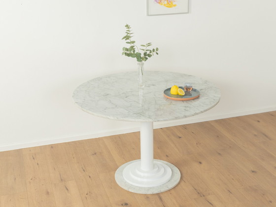 Image 1 of  Postmoderne eettafel