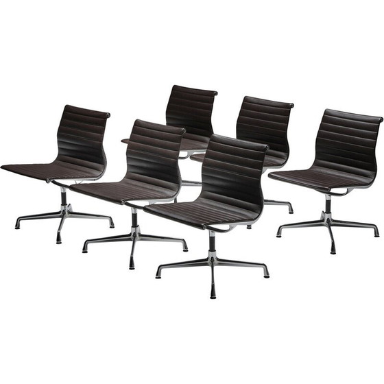 Image 1 of Vintage aluminium en leren fauteuil van Charles en Ray Eames voor Vitra, 1958