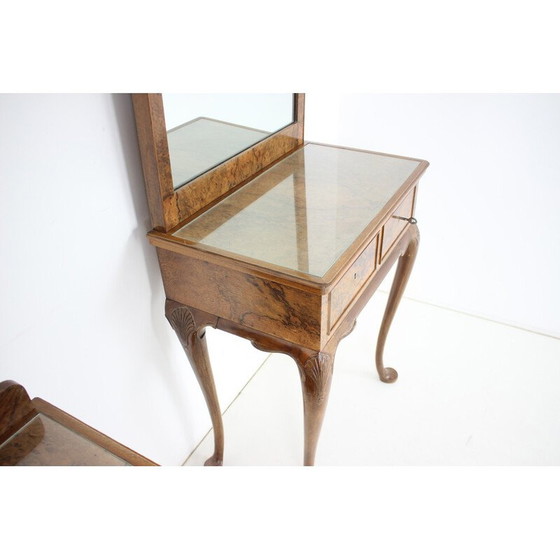 Image 1 of Vintage kaptafel met kast, Tsjecho-Slowakije 1920