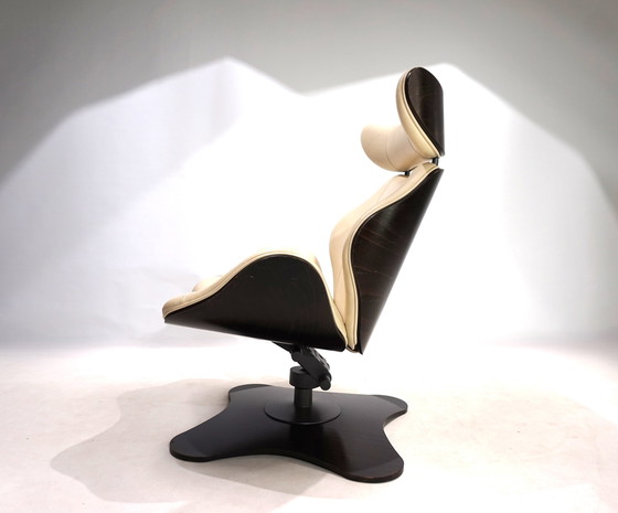 Image 1 of Stokke Varier Tok leren fauteuil met voetenbankje van Toshiyuki Kita, 1990