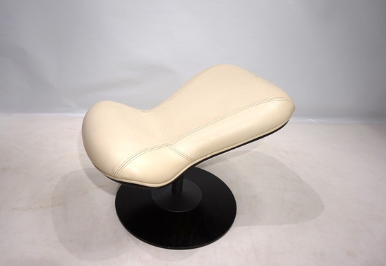 Image 1 of Stokke Varier Tok leren fauteuil met voetenbankje van Toshiyuki Kita, 1990