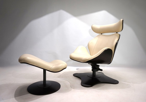 Image 1 of Stokke Varier Tok leren fauteuil met voetenbankje van Toshiyuki Kita, 1990