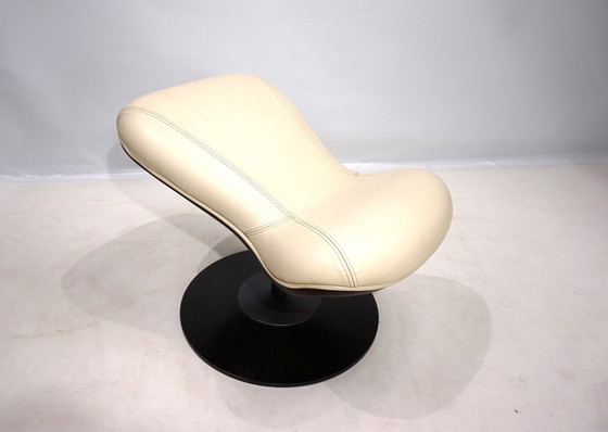 Image 1 of Stokke Varier Tok leren fauteuil met voetenbankje van Toshiyuki Kita, 1990