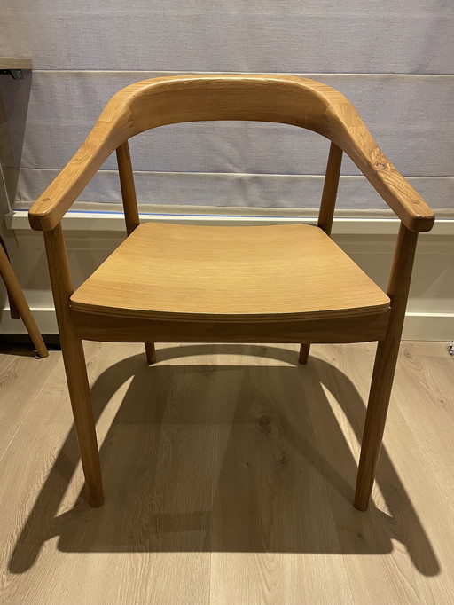 2x Massief eiken eetkamerstoelen