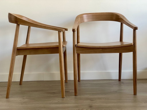 2x Massief eiken eetkamerstoelen