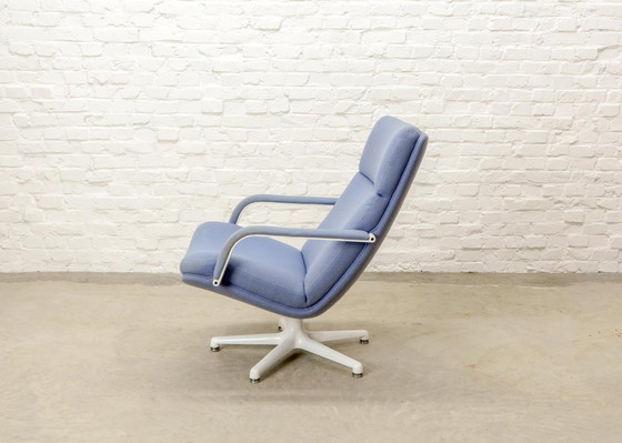 Image 1 of Mid Century Nederlands ontwerp lavendelblauwe draaifauteuil F141 van Geoffrey Harcourt voor Artifort, 1960