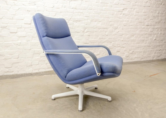 Image 1 of Mid Century Nederlands ontwerp lavendelblauwe draaifauteuil F141 van Geoffrey Harcourt voor Artifort, 1960