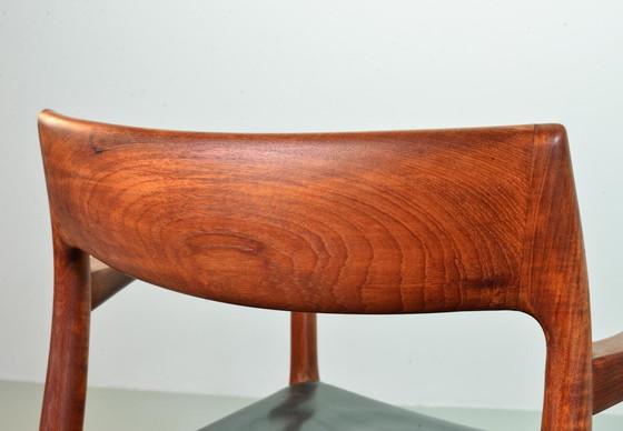 Image 1 of Niels Otto Moller, model 57, massief teakhouten bureaustoel met zwart lederen zitting. Denemarken, jaren 60.