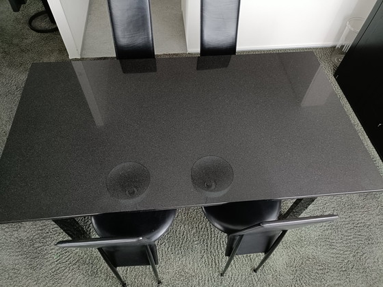 Image 1 of Metaform M1 Eettafel Met 4  Stoelen