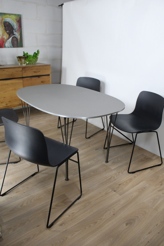 Image 1 of Fritz Hansen Denemarken Superellipse tafel Piet heim en Mathsson