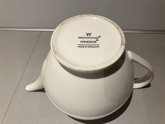 Image 1 of Theeset bestaande uit een theepot, melkkan en suikerpot uit de Wedgwood Windsor serie