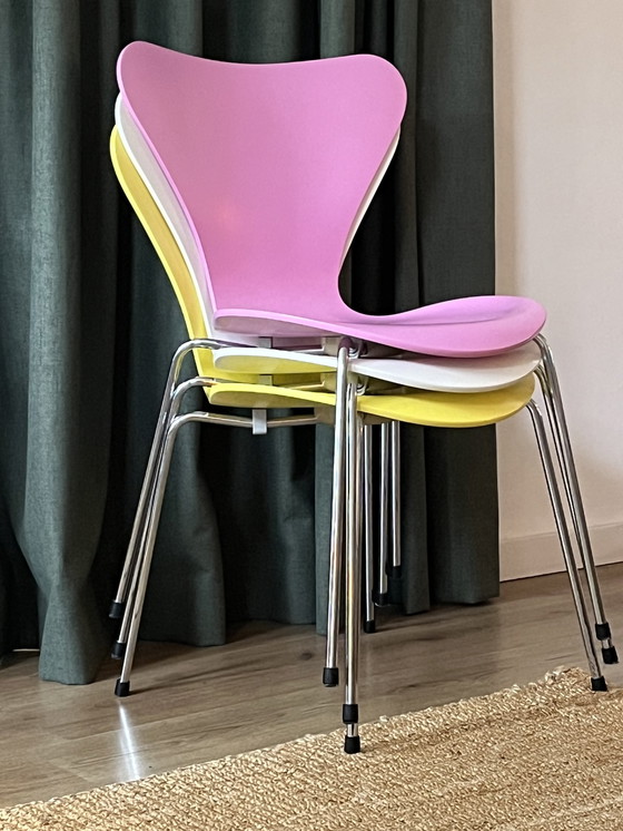 Image 1 of 4x Fritz Hansen vlinderstoelen, Arne Jacobsen.