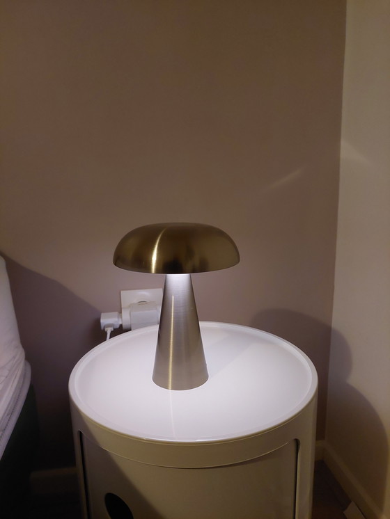 Image 1 of Draadloze paddestoel lamp uit het ruimte tijdperk