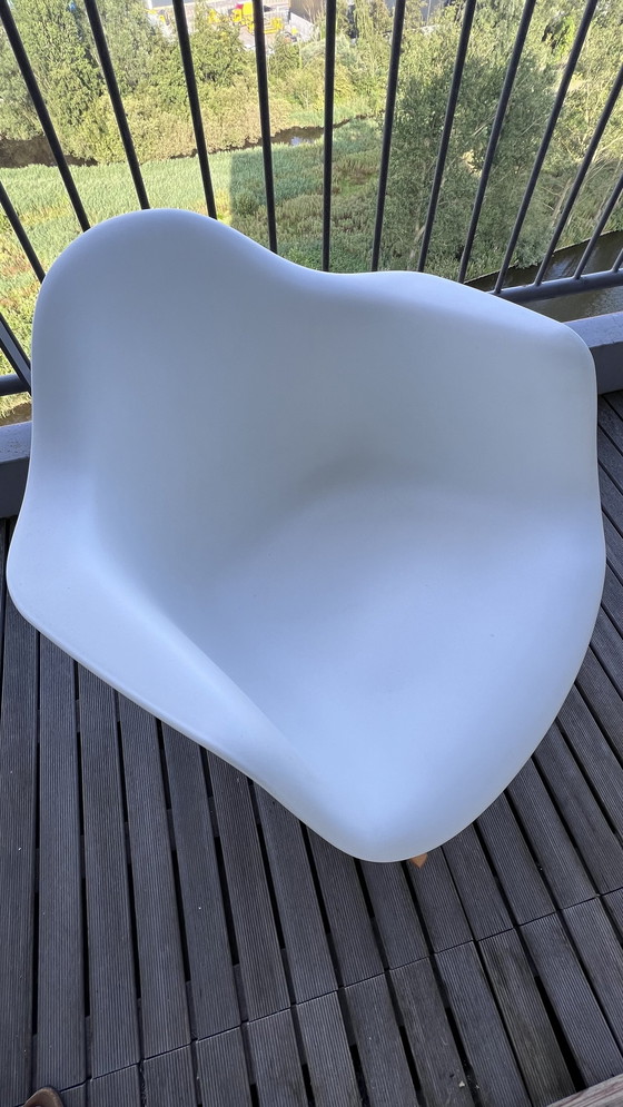 Image 1 of Vitra Eames Rar Schommelstoel