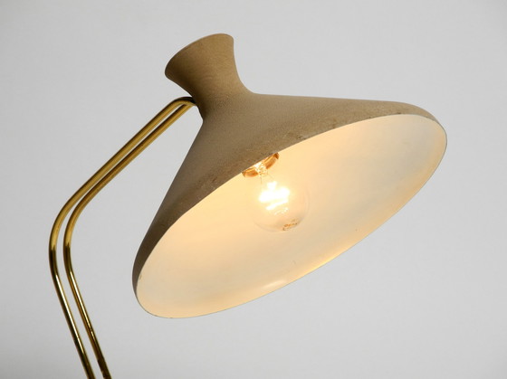 Image 1 of Buitengewone grote Duitse Mid Century Modern tafel lamp van messing en metaal